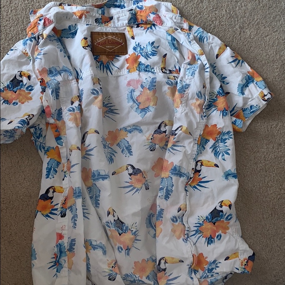 “pelican” design button up